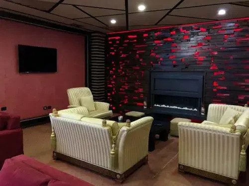 Royal Bistro