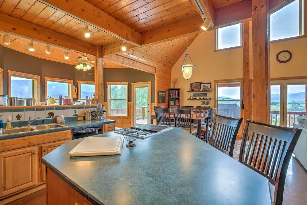 Luxe Alpine Cabin w/ Wraparound Deck & Mtn Views!