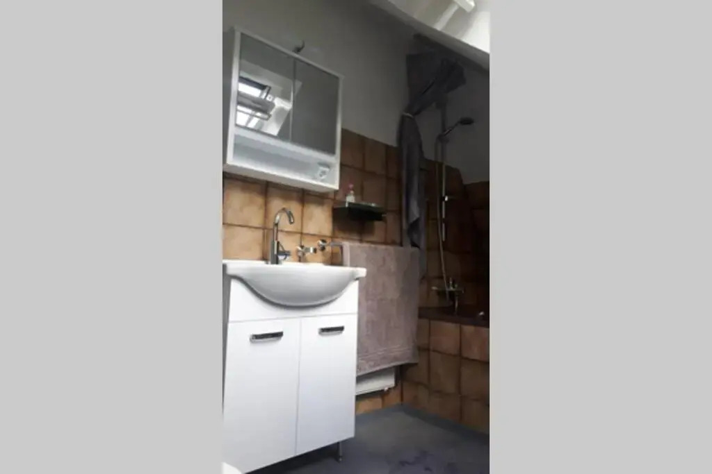 Helle 2-Zimmerwohnung Am Stadtrand (Adults Only)