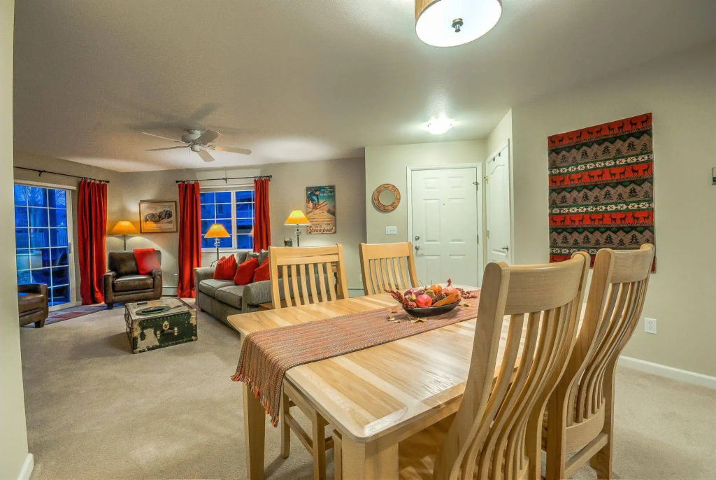 The Villas At Walton Creek by Retreatia