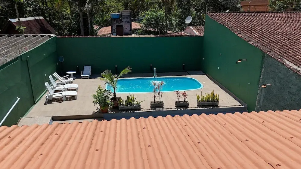 Casa a 200m da Praia com Piscina Privativa para Grupos em Boracéia
