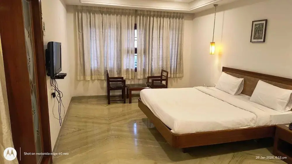 Rayas Inn