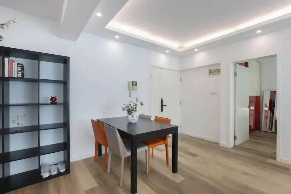 Tyms 2BR Apt Near ITC Xujiahui Line1 11