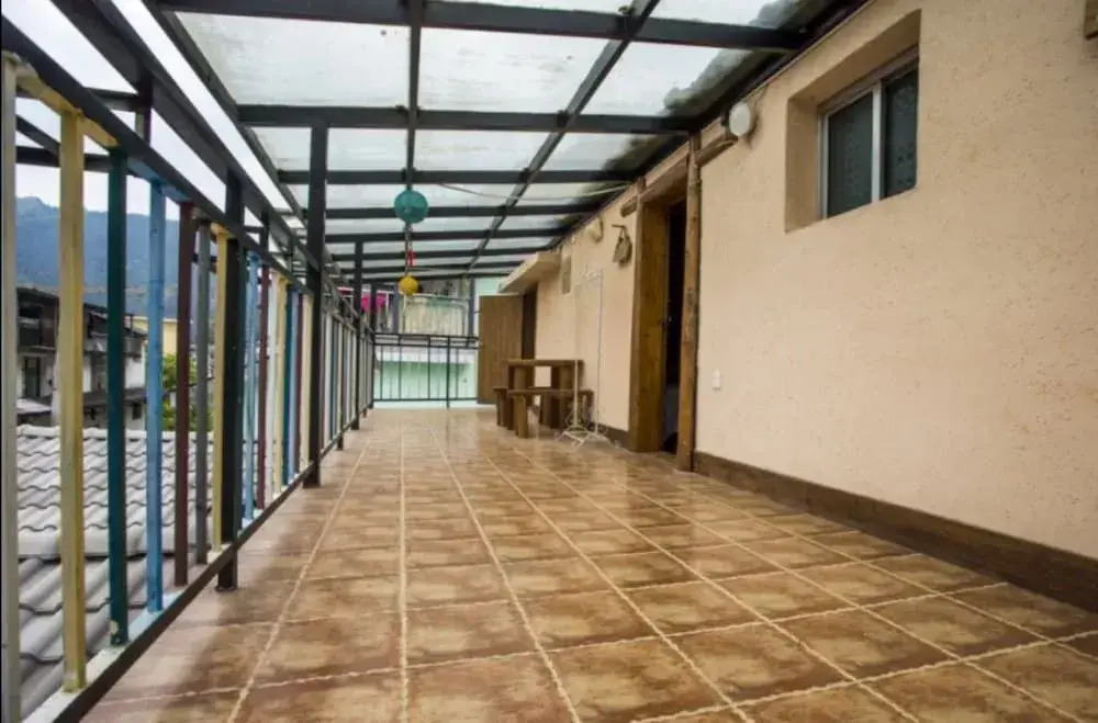 Zhangjiajie April Day Hostel
