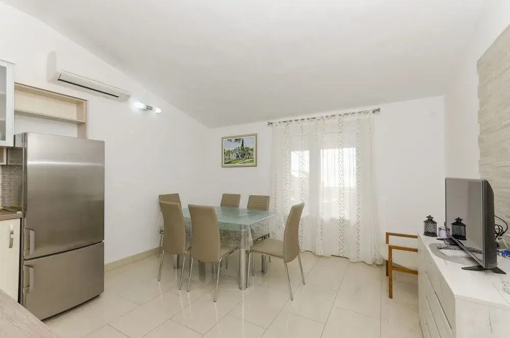 Apartments Klisovic