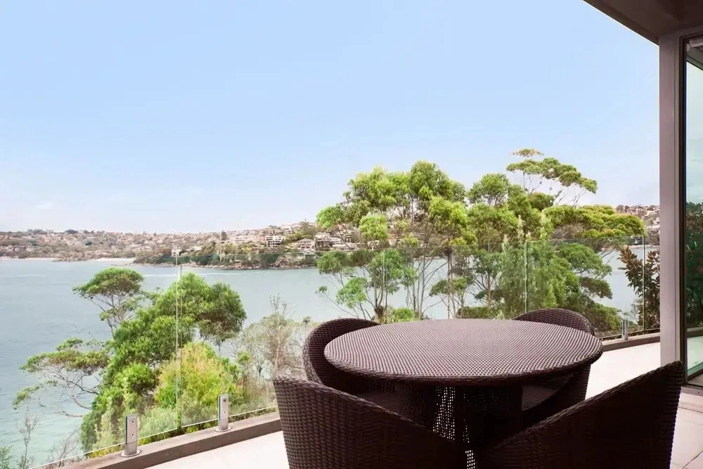 Luxurious waterfront