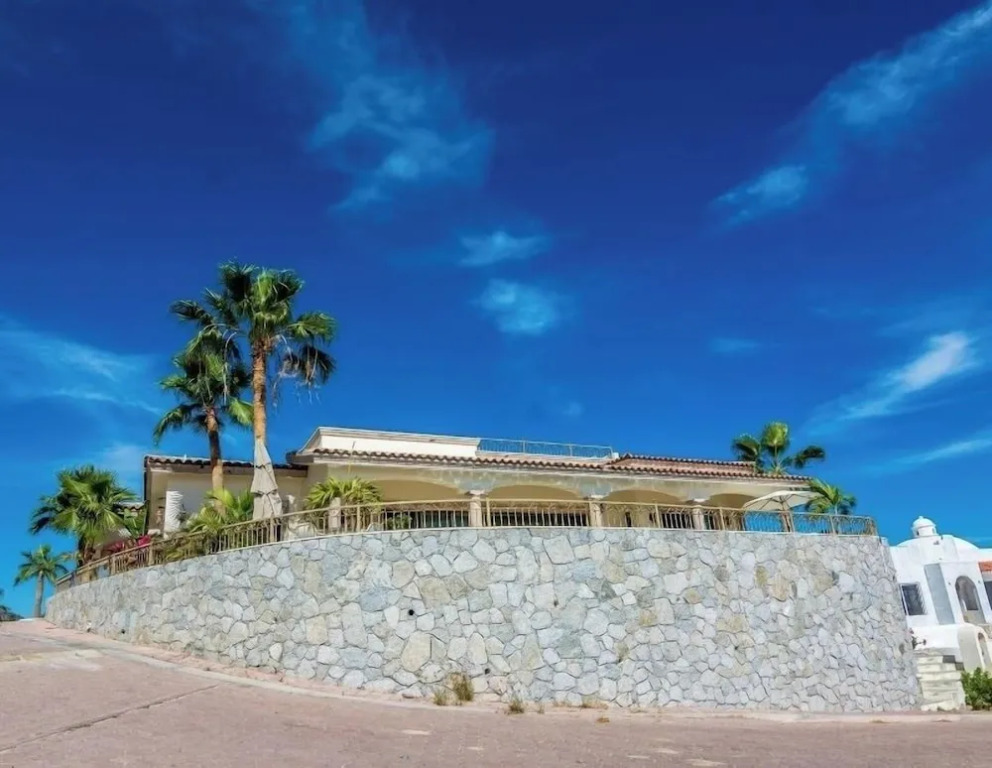 Cabo Hacienda w/ Private Pool & Rooftop Terrace