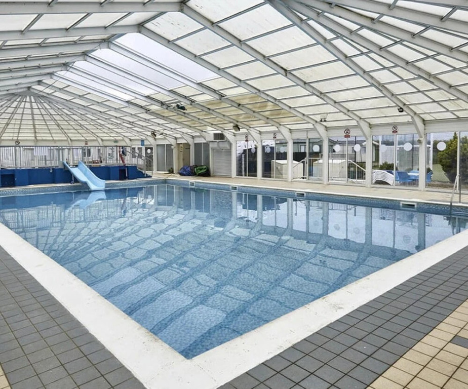 Pets Stay Free 2 Bedroom Caravan at Heacham Beach