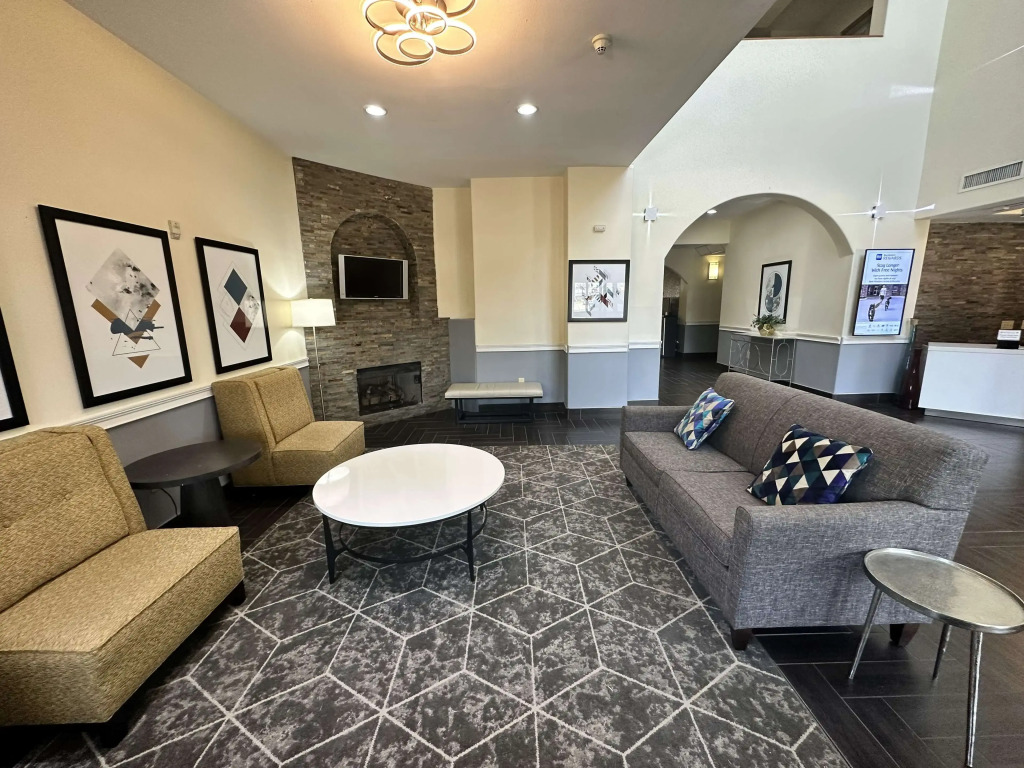 Best Western Plus Bass Hotel & Suites