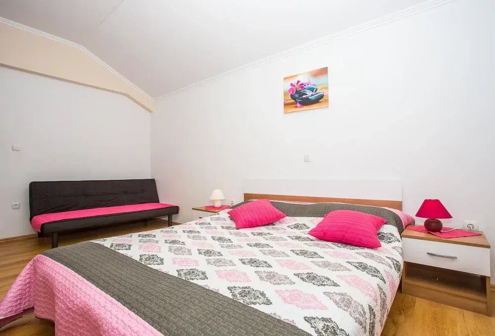 Apartments Vladimir 2835 / One Bedroom A3