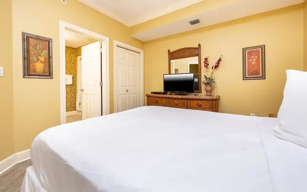 Phoenix On The Bay 1214 2 Bedroom Condo