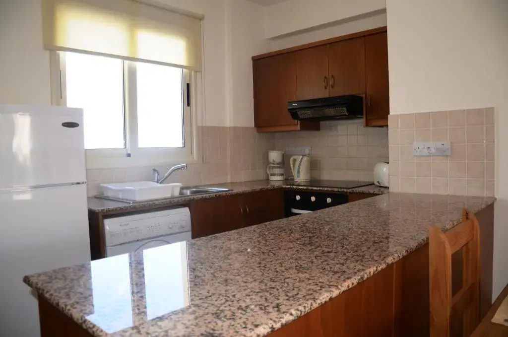 Top floor, 2 bedroom apartment Vanessa D204, FREE WIFI, village view