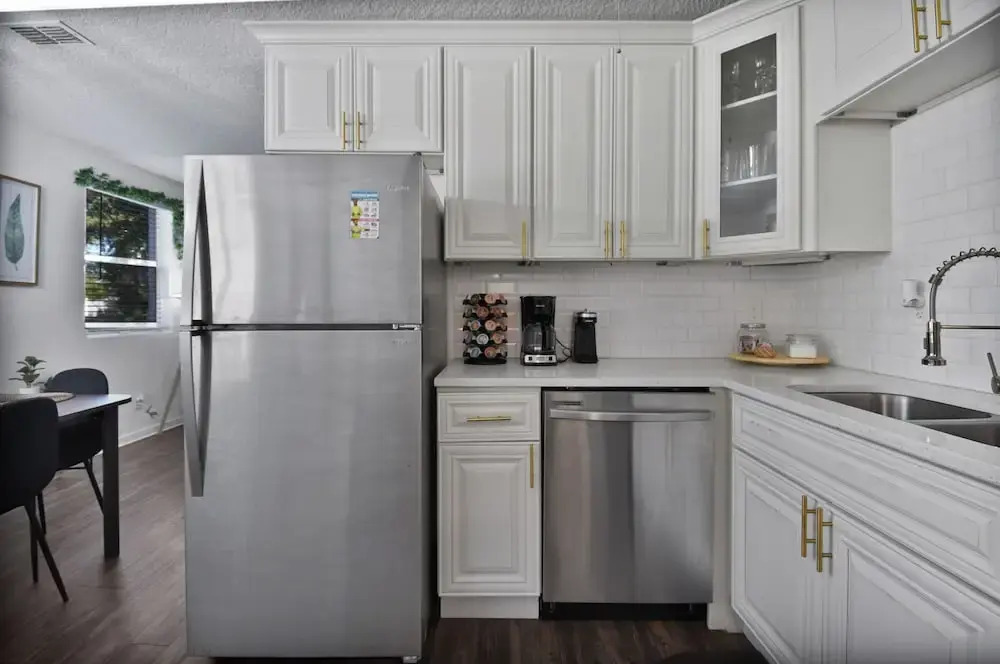 Downtown Jacksonville Retreat Pet-friendly With Hot Tub & Backyard Oasis