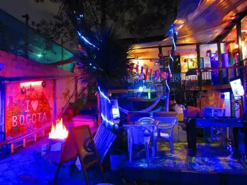 Hostal Gastro Bar Casa Colibrí