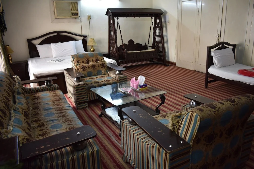 Grand Inn Guest House