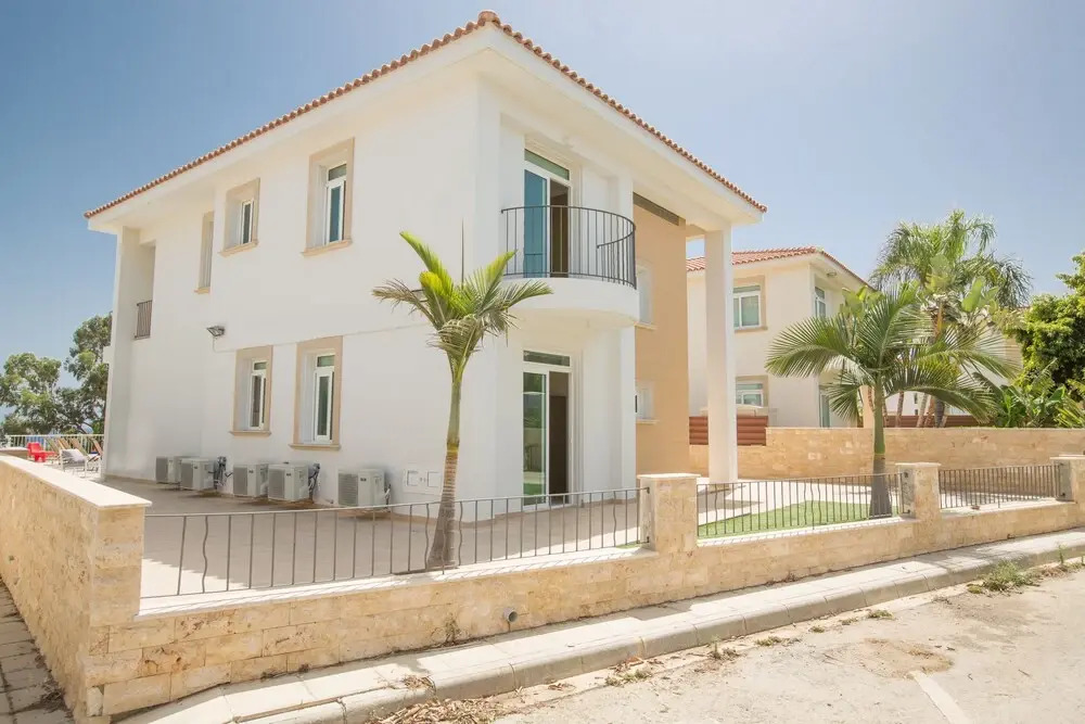 Protaras Mesogeios Villa Me16 Beachfront Villa in Protaras Center