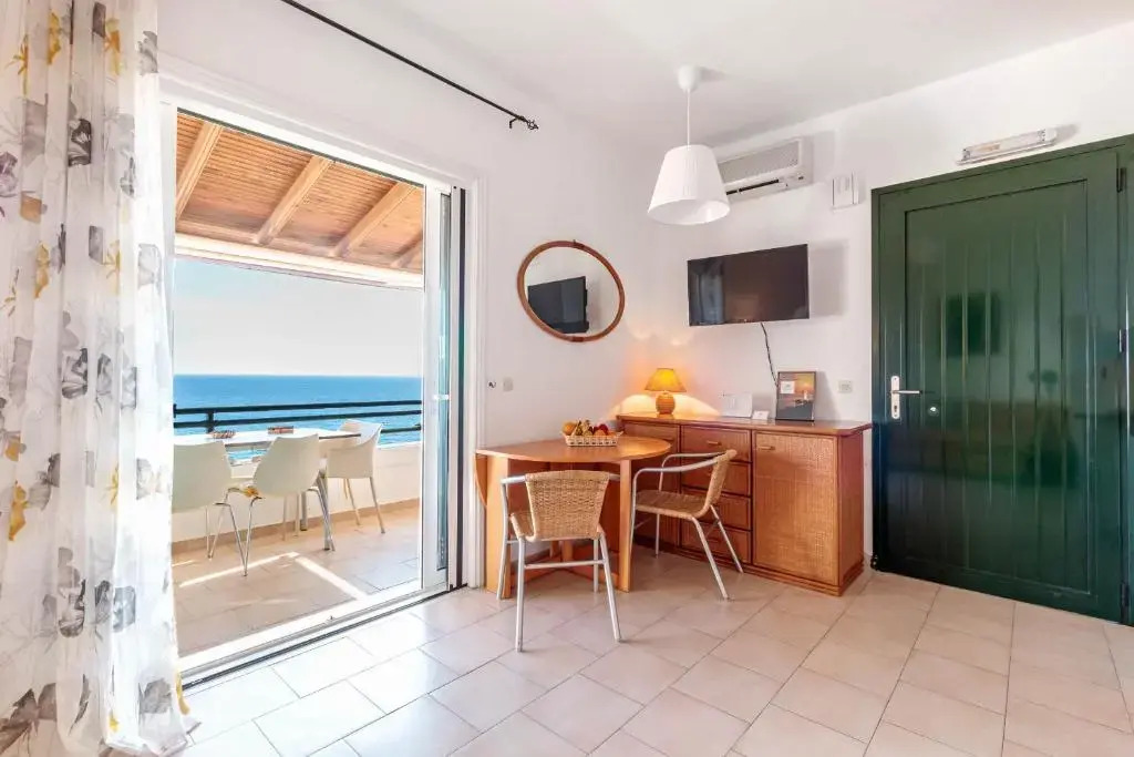 Glyfada New Era Home 113 Menigos Resort Apartments