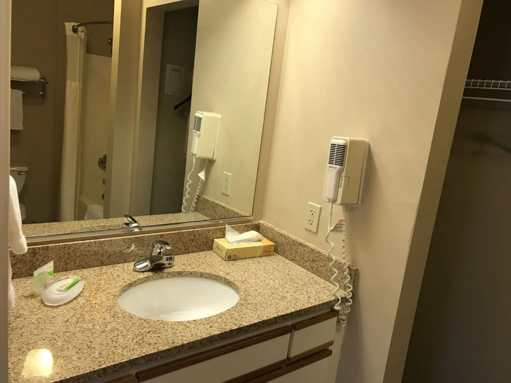 CrestHill Suites SUNY University Albany