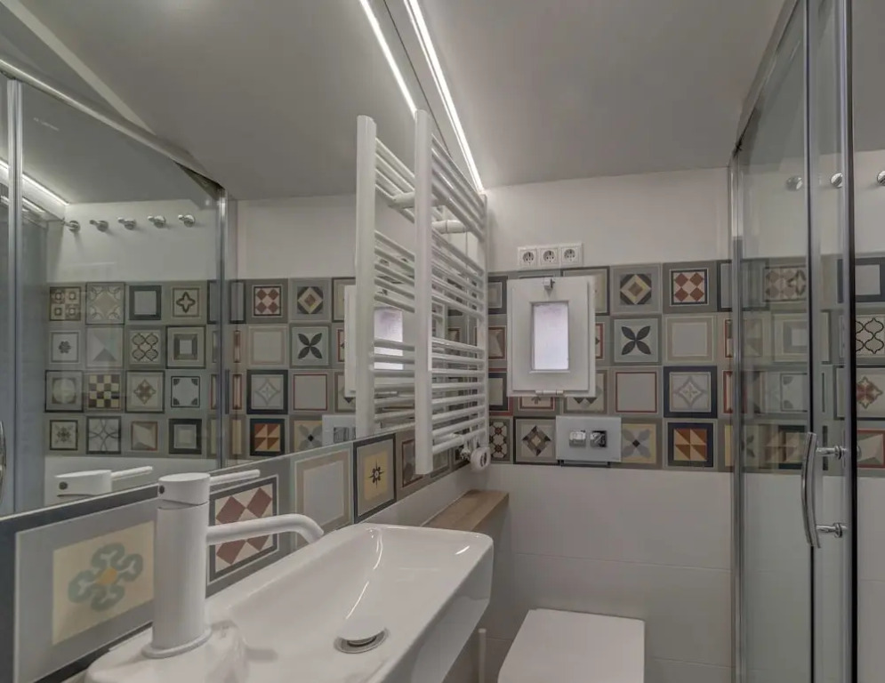 Burgos Rooms Catedral by Clabao