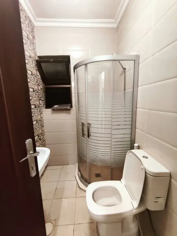 "28 1- Lovely Apartment Close to all Services"