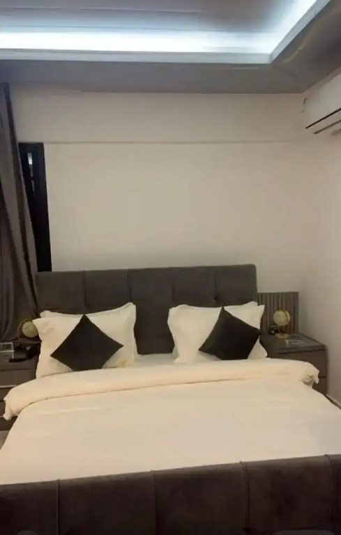 Scarlett Apartments