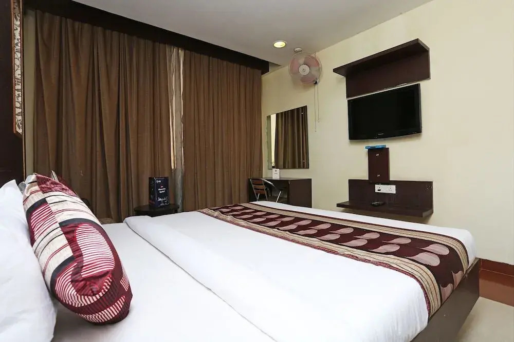 OYO 10392 Hotel Corbiz Tower