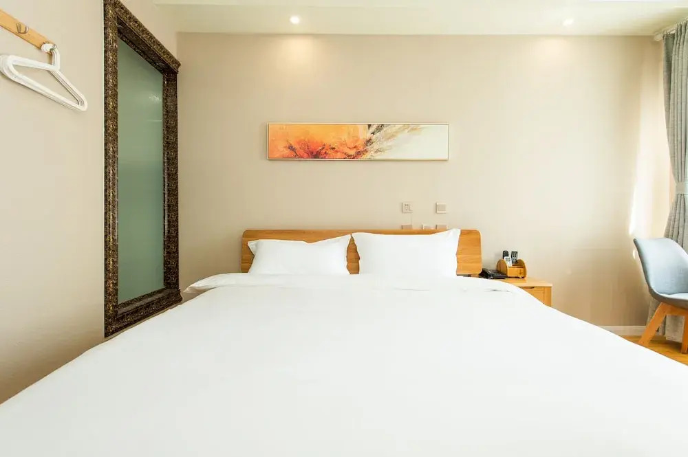 J Hotel