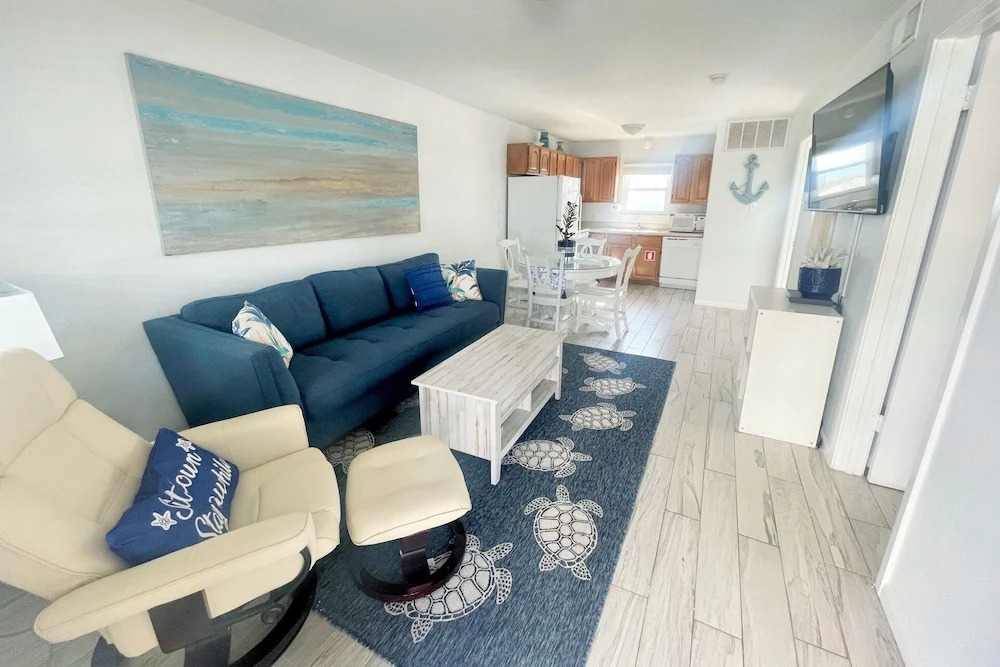 Sunrise Ge 103 2 Bedroom Condo by RedAwning