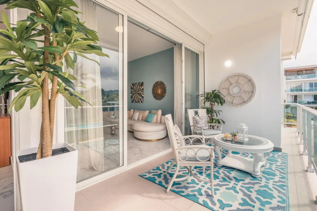 Playa Bonita Lavish Apartment at Lake View 42B