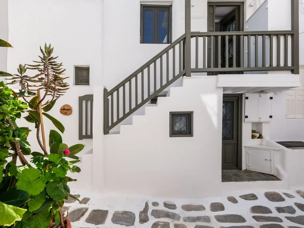 Alana Mykonos