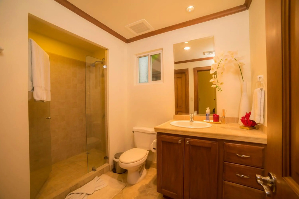 Nice ground floor 3 bedroom with golf view