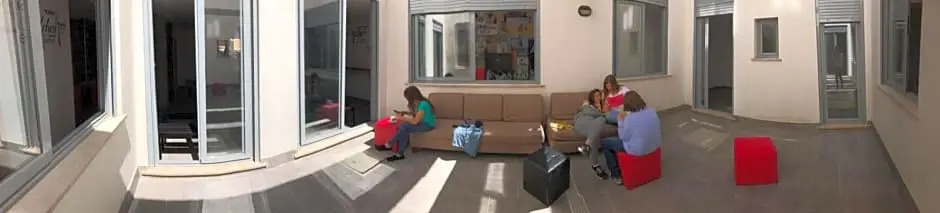 NEW ART BEACH HOSTEL- Albergue Juvenil