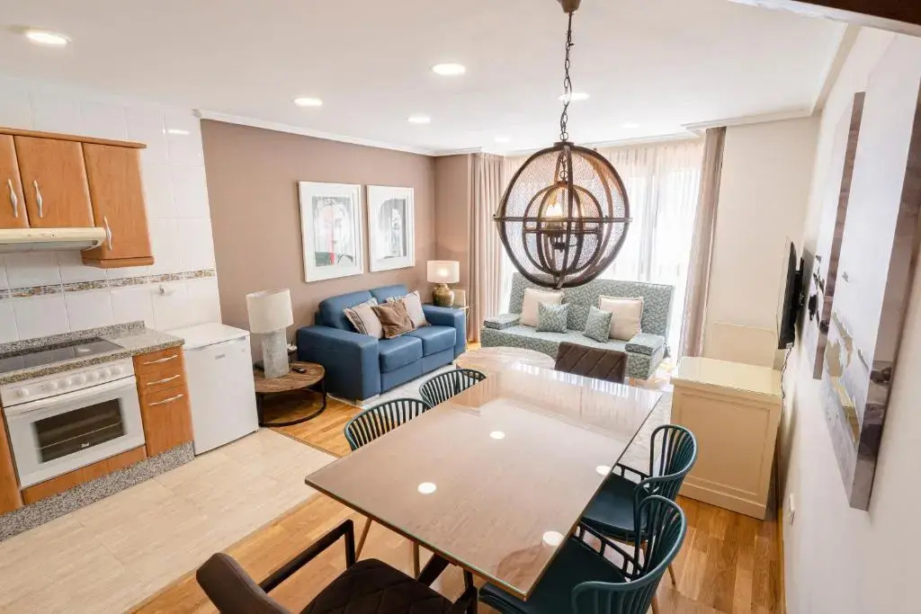 De La Guardia Suite Rosal