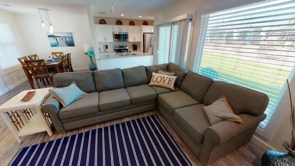 AH-B104 Newly Remodeled Ground Floor Condo, Overlooking PoolHot Tub