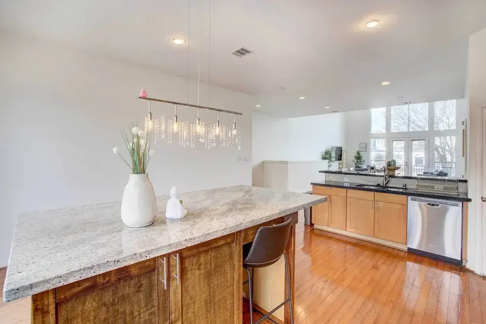 Downtown Houston Townhome w/ City Views!