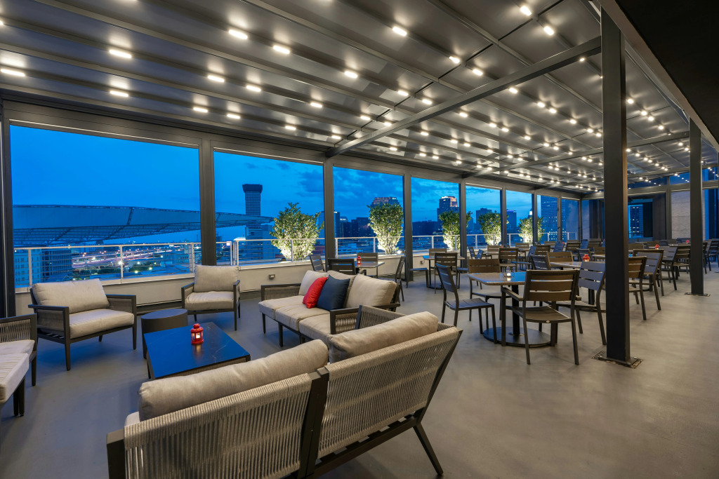 The Higgins Hotel New Orleans, Curio Collection by Hilton