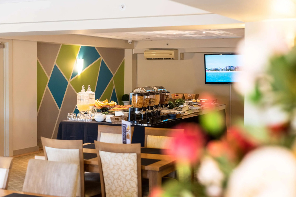 Ocean Breeze Hotel