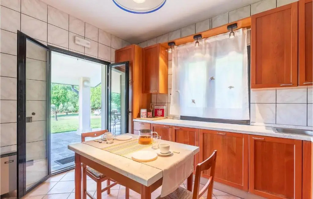 Amazing Home In Umbertide With Kitchen