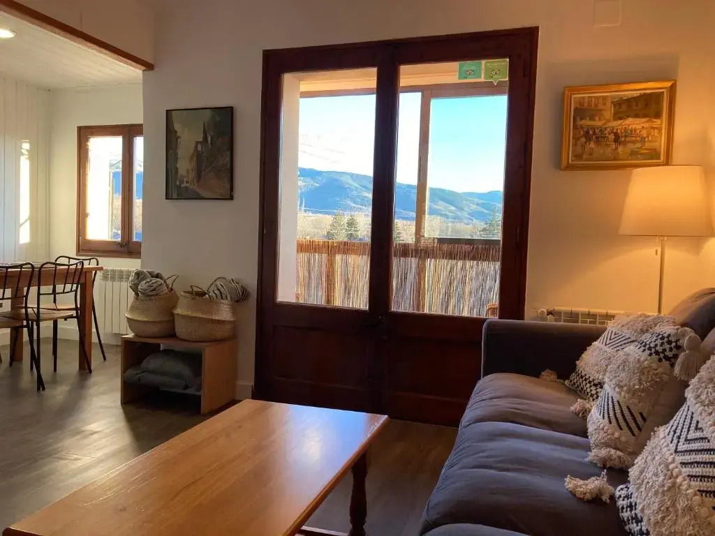 Vistas Únicas a los Pirineos, para 7-8 personas!! Tensi Home Llivia