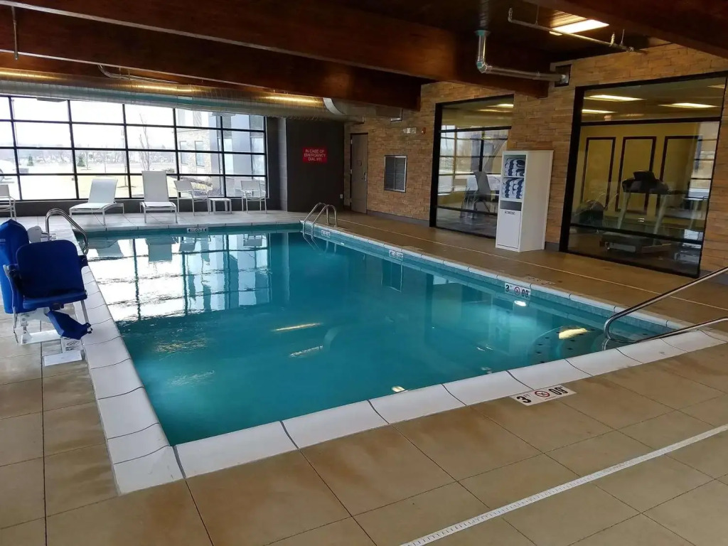 Country Inn & Suites by Radisson Lawrence