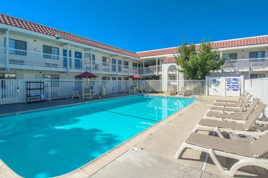 Motel 6-Redding, CA - South