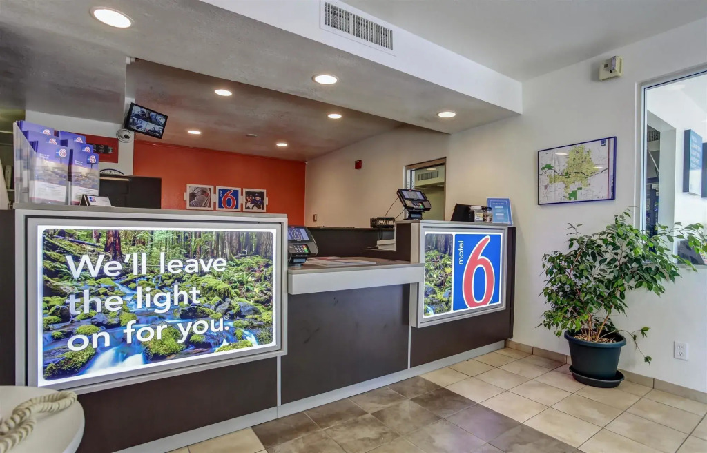 Motel 6-Grants Pass, OR