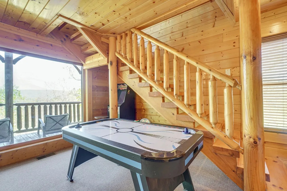 'mountain Dreams' Cabin: Hot Tub, Sauna & Views!