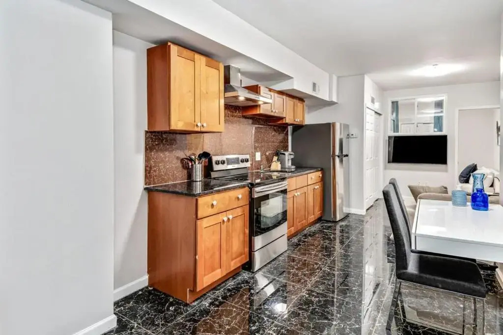 Cozy 1BD Steps Away From Convention Center
