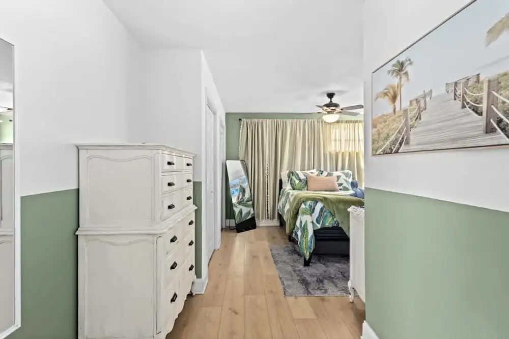 Work Remotely on Indian Rocks Beach - Walk 2 Beach
