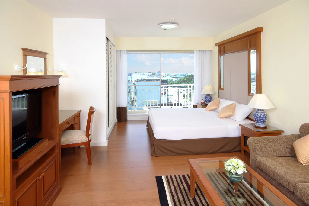 Kameo Grand Rayong Hotel & Serviced Apartments