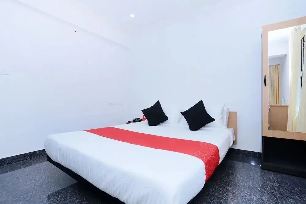 Avittom Cyber Cubez By OYO Rooms