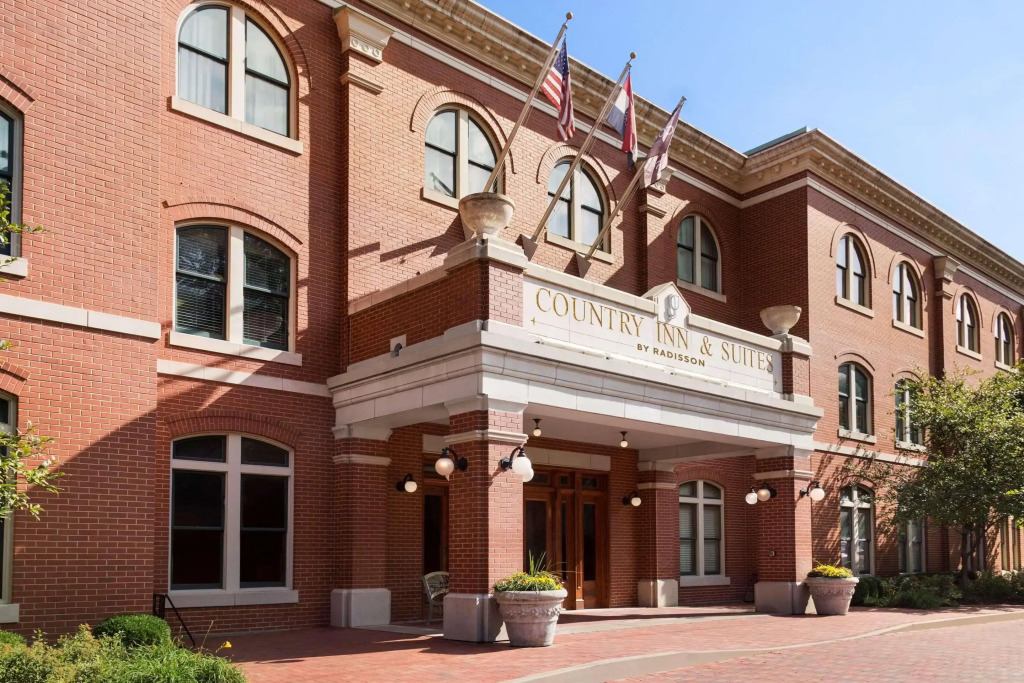 Country Inn & Suites by Radisson, St Charles Historic District