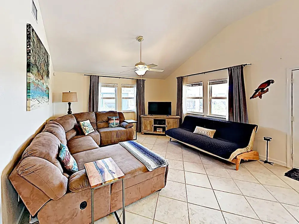 650 Sandpiper Circle Home 3 Bedrooms 2 Bathrooms Home