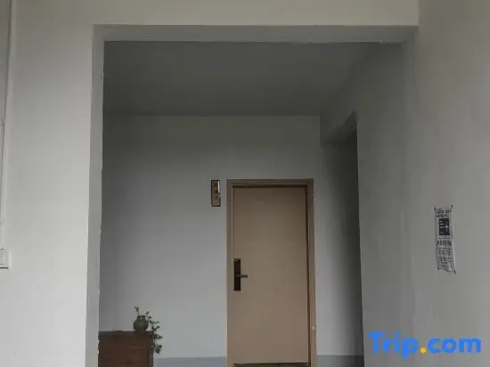 Xiaozhongshan River View Homestay (Chongqing Longmenhao Laojie)